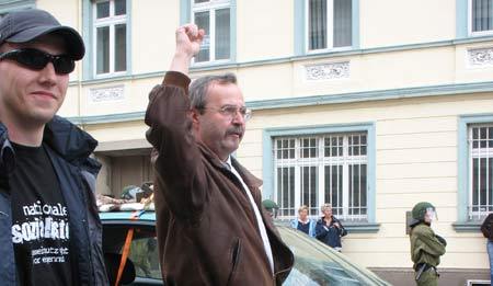 Michael Koth als Redner auf einer Neonazi-Kundgebung am 1. September 2007 in Neuruppin